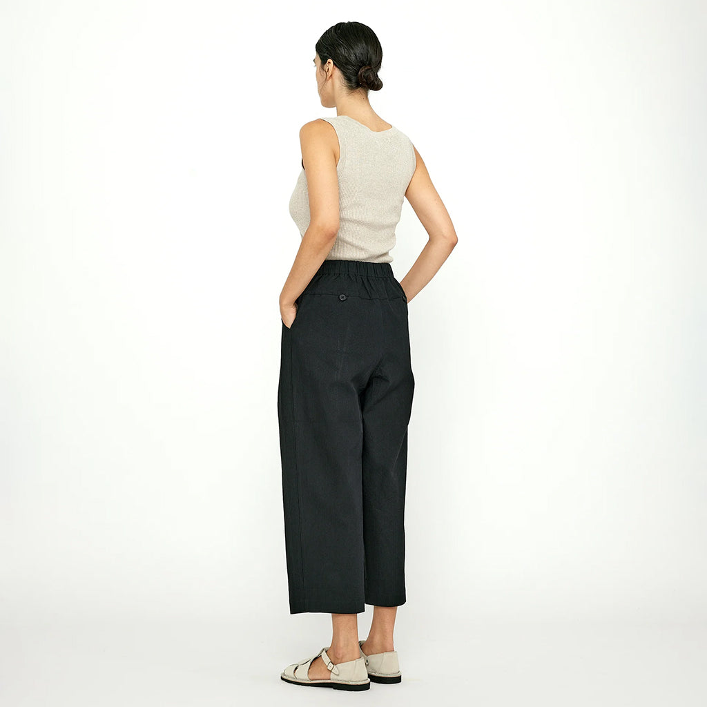 7115 By Szeki Unisex Pleated Pants Black Stripe Edition