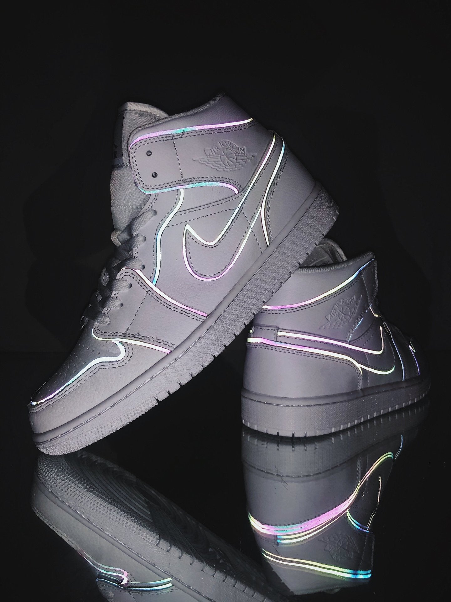 jordan 1 mid holographic