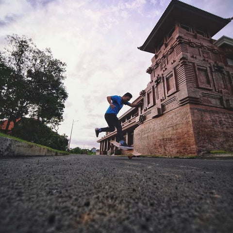 Longboard freestyle tricks