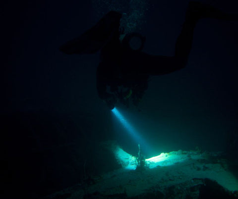 Night diving Tips For Beginner Scuba Divers - Mike's Dive Store