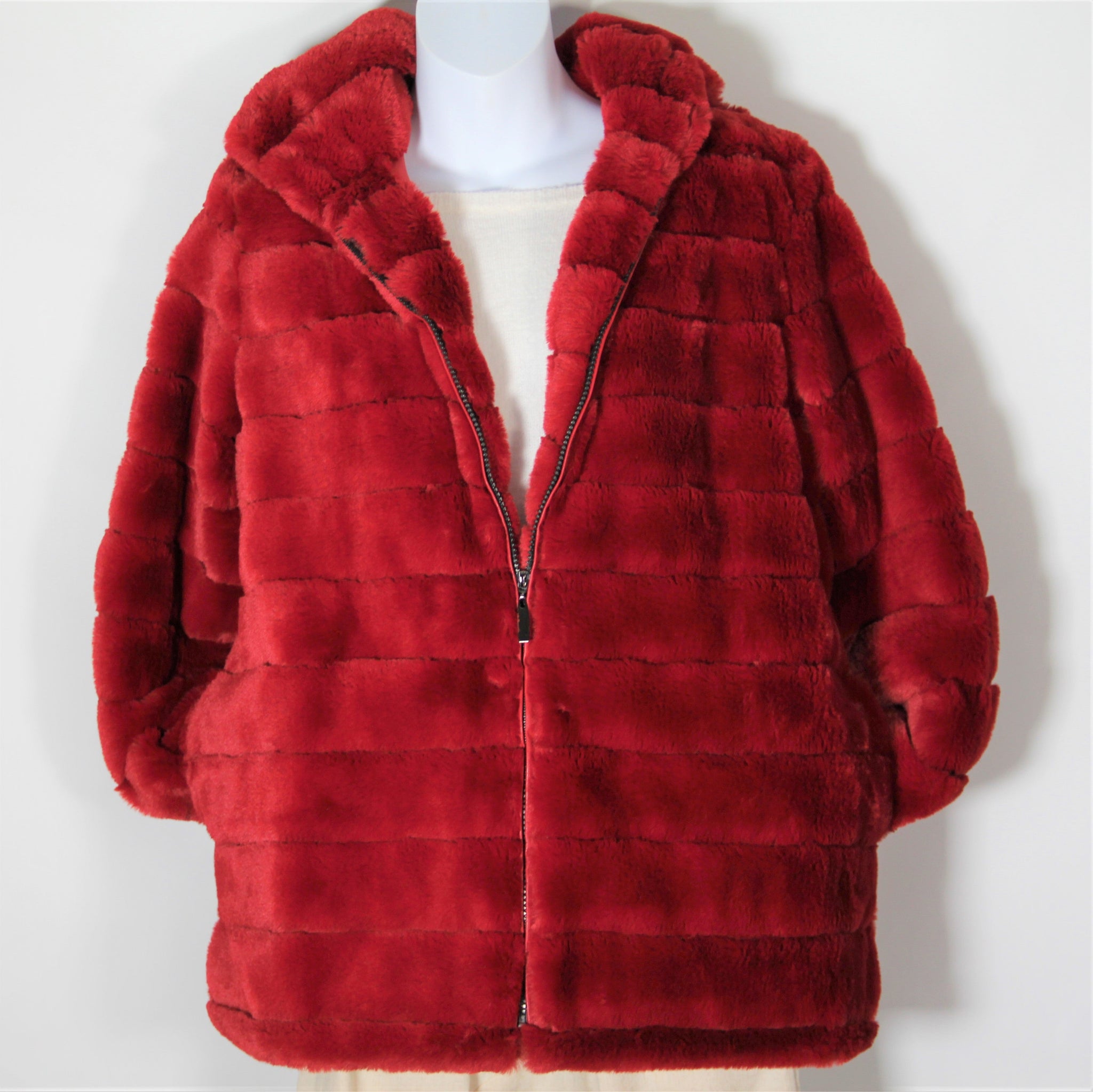 Jacket - Faux Fur - with hood - Soft 