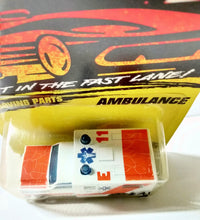 Load image into Gallery viewer, Matchbox 25 Ambulance Paramedics Dial 911 Diecast Metal 1994 - TulipStuff
