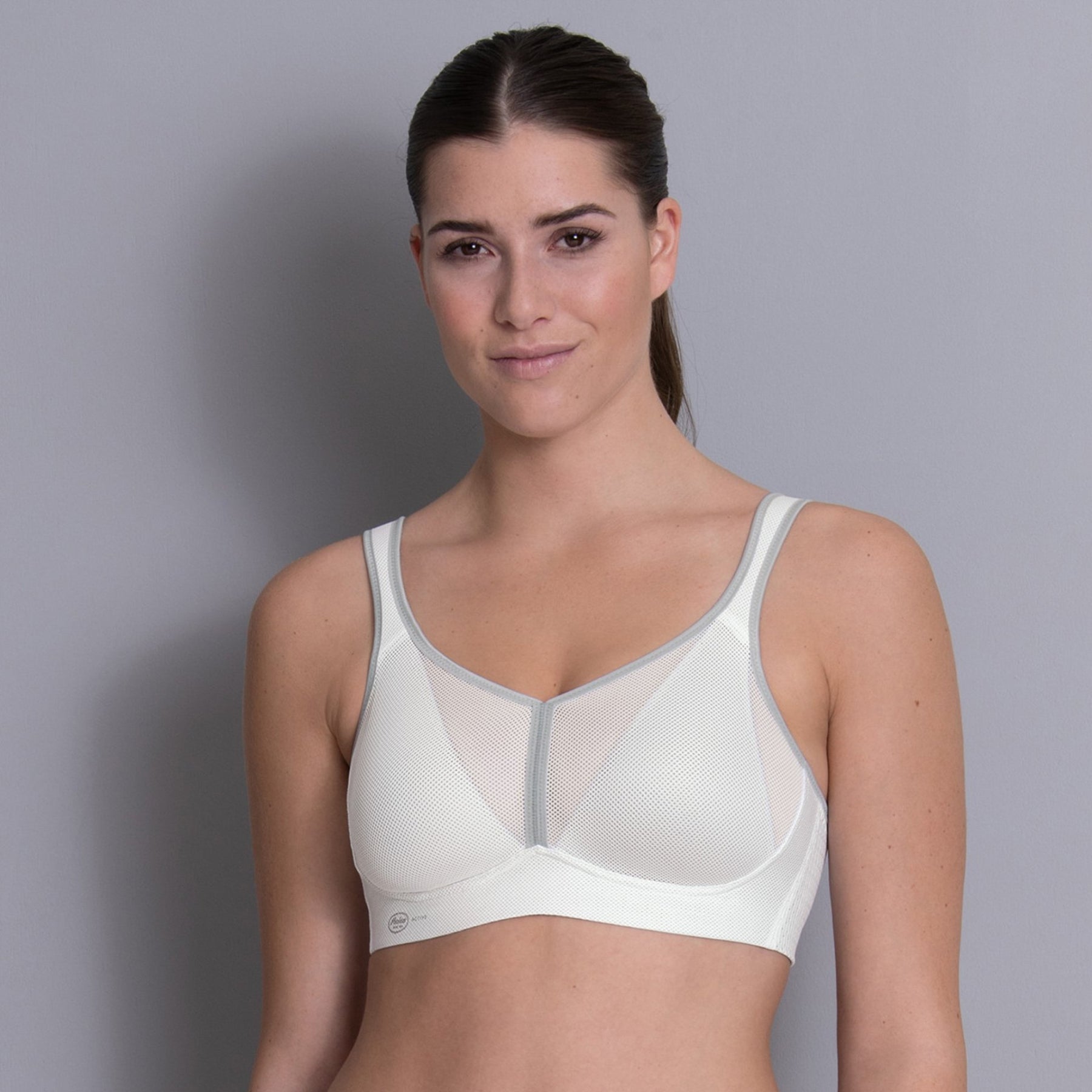 RM Body Anita colorblock sports bra in white - Roland Mouret