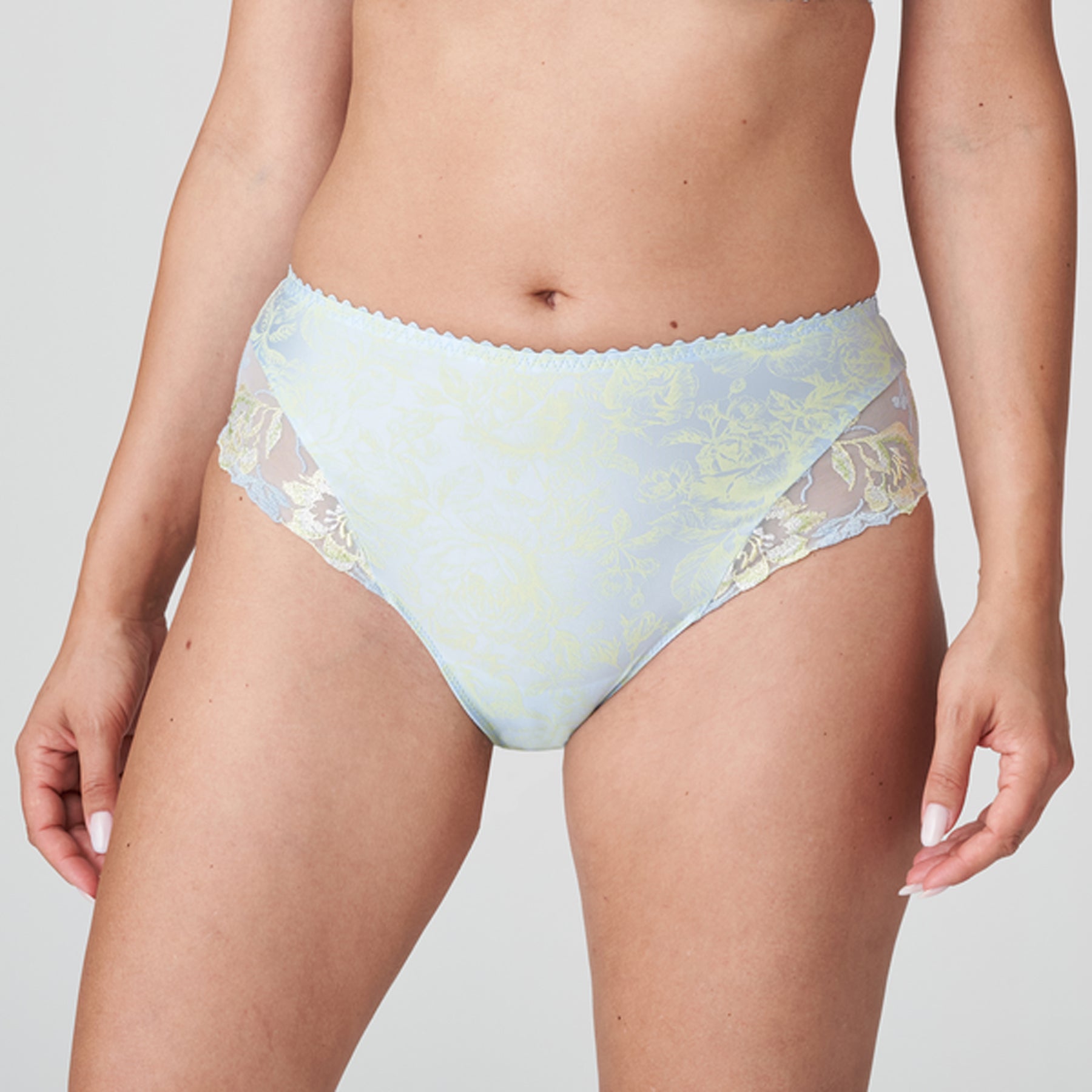 PrimaDonna Nuzha Full Brief