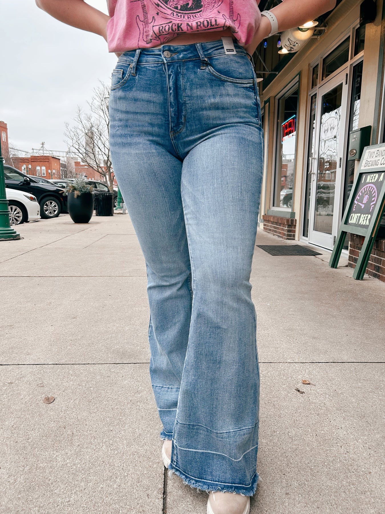 Your new favorite jeans are here!👖 These Judy Blues have tummy