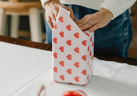 DIY gift wrapping for teddy bears.