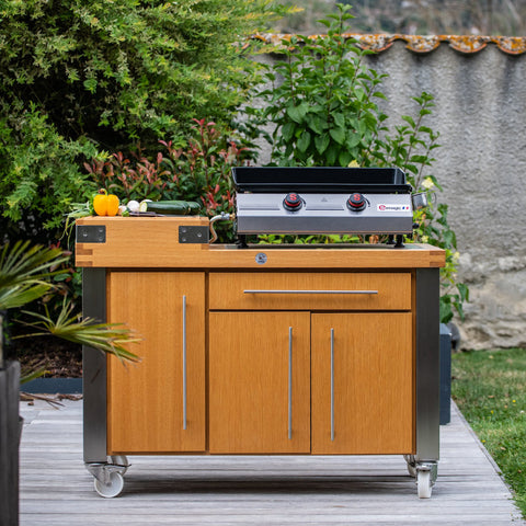 Outdoor furniture with integrated butcher's block and plancha grill