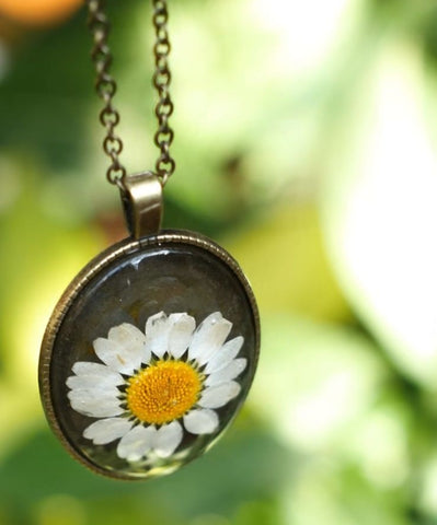 Flower resin jewelry