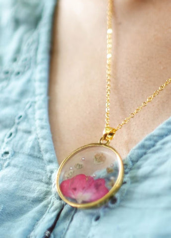 Flower resin jewelry Necklace