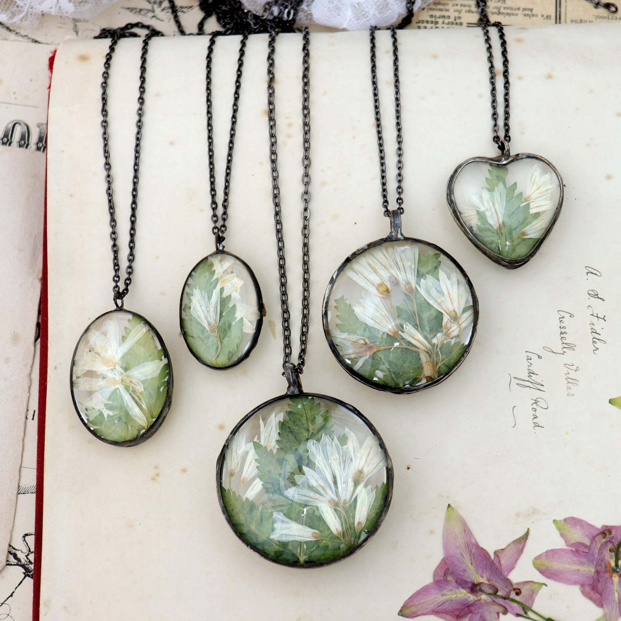Pressed Flower Necklace (Style 1)
