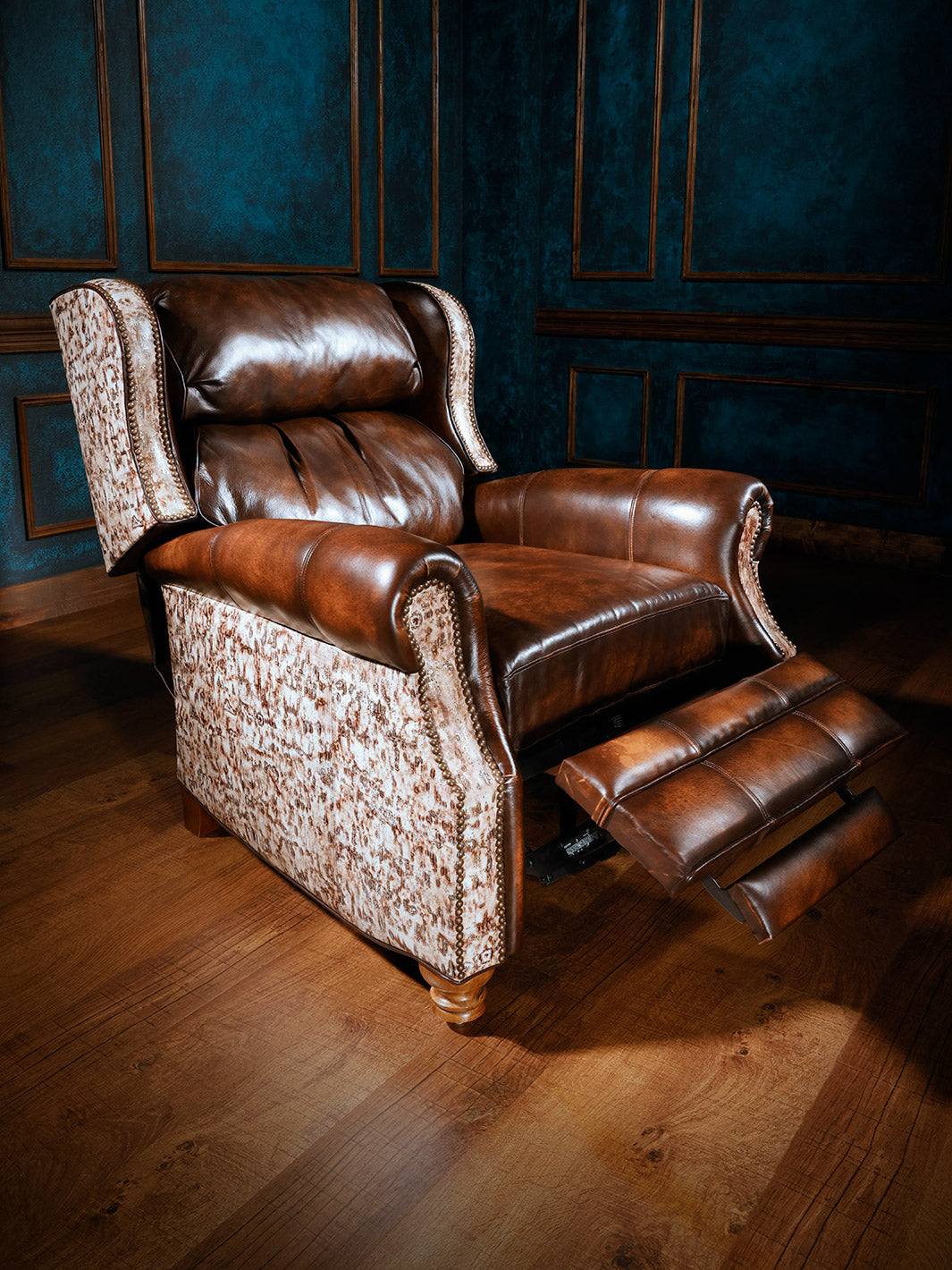 Bungalow Verwoesten repetitie Lucky Strike Western Leather Recliner – Runyon's Fine Furniture