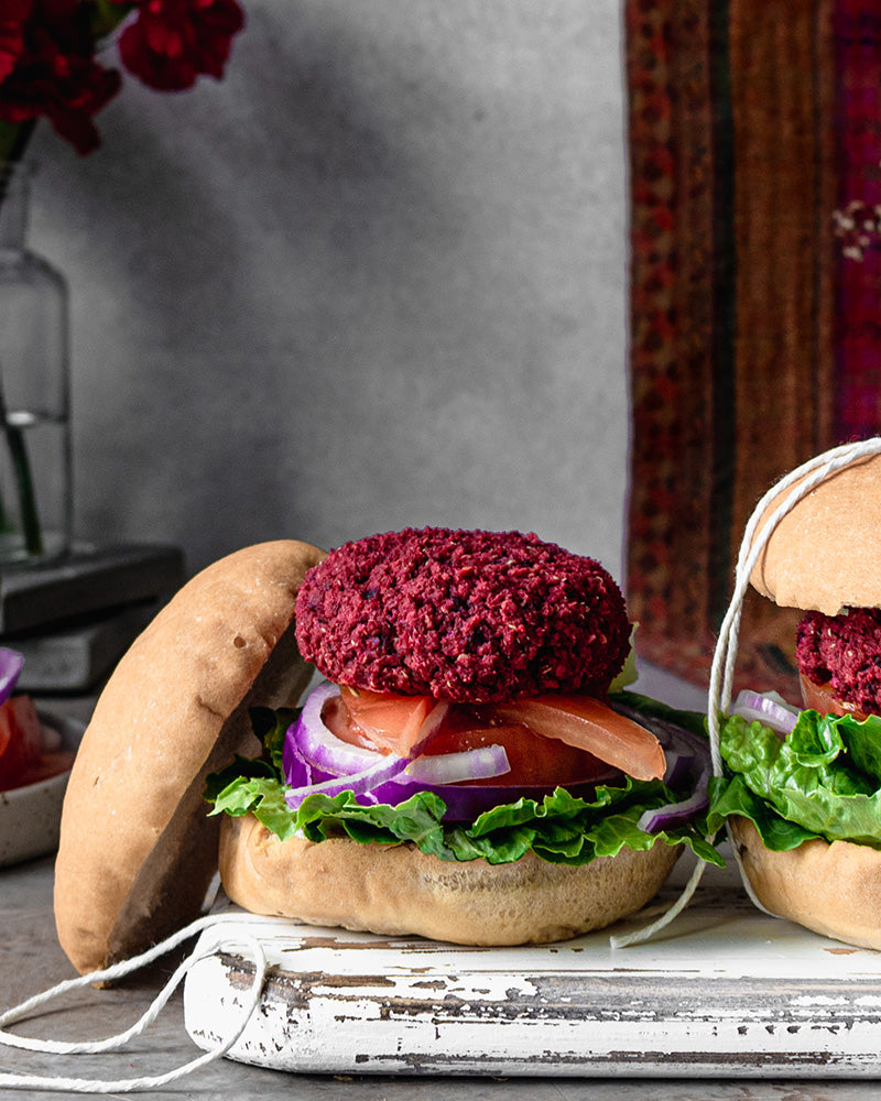 Recette de Burgers de pois chiches et betteraves au four de GoGo Quinoa