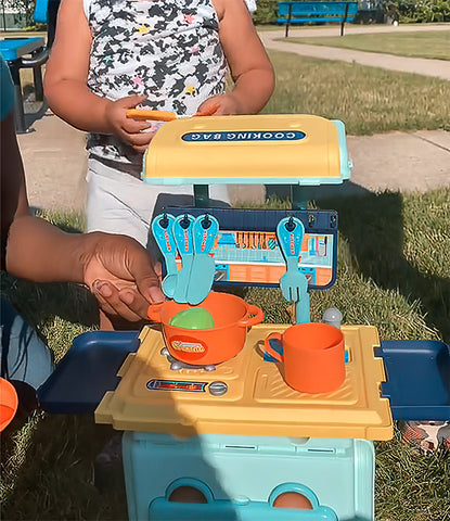 Small pretend kitchen set