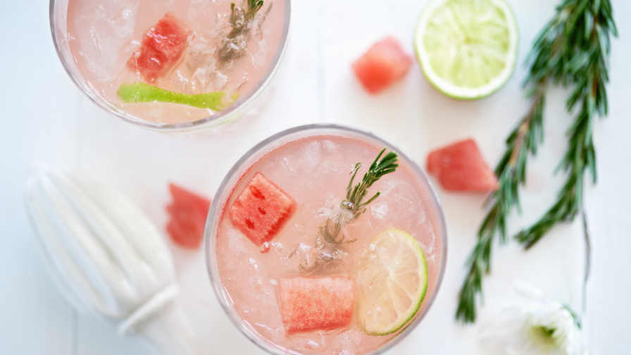 Gin, Strawberry & Tropical | Easy Cocktail Drinks | EliteDrinks.com