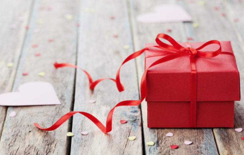 Berikan Hadiah Spesial untuk Pacar dengan 4 Paket Romantis Ini