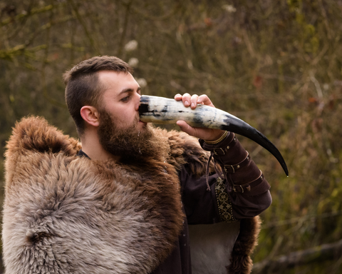 viking mead mead recipe drinking mead out of a horn