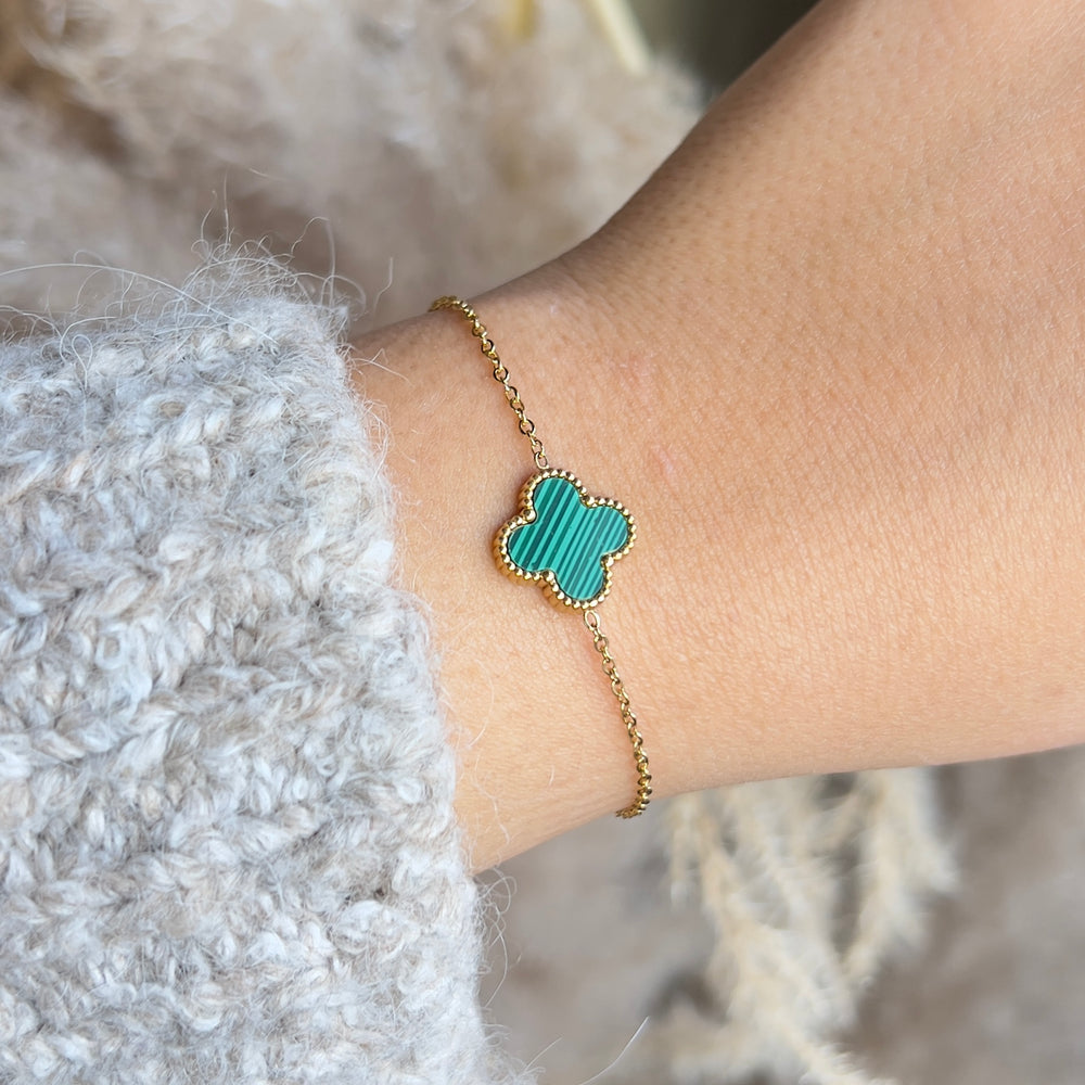 Emerald Green Leaf Clover Bracelet - JovianJewellery