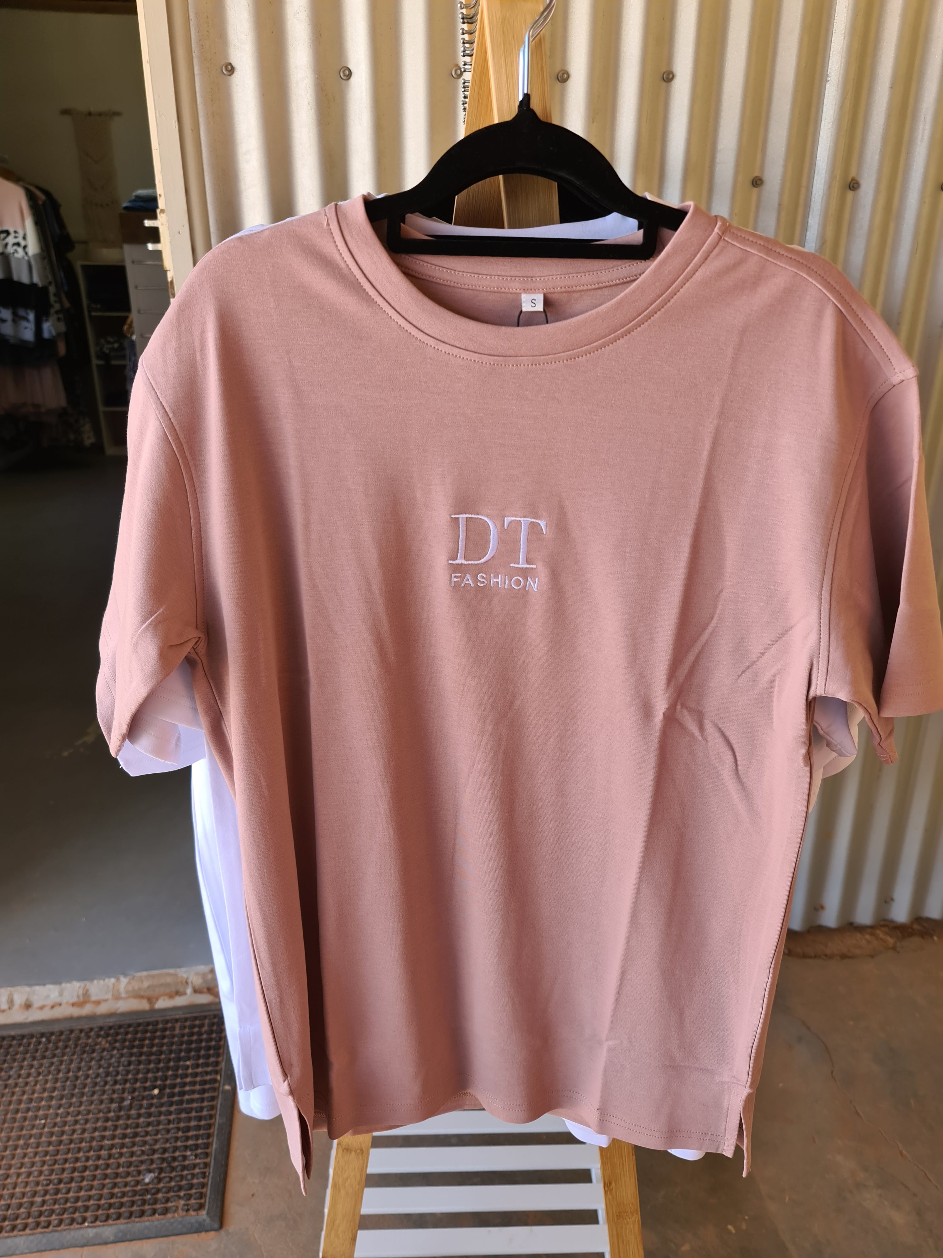 DT Fashion Unisex Staple Tee - Mauve