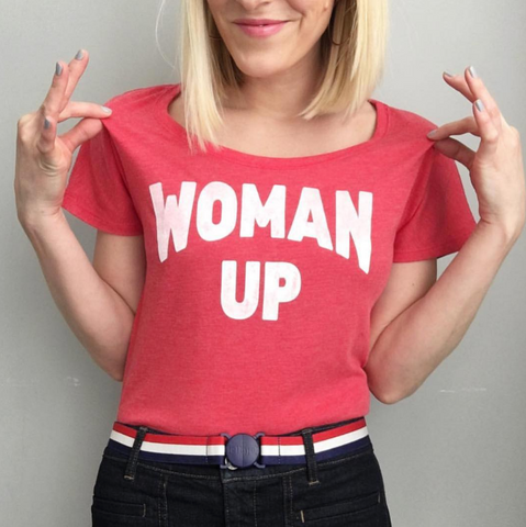 Woman wearing woman up t-shirt with Jelt belt