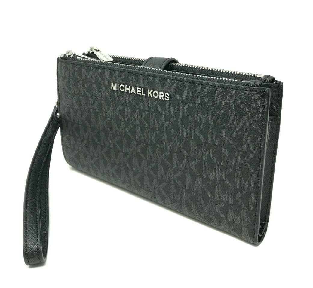 michael kors wristlet black