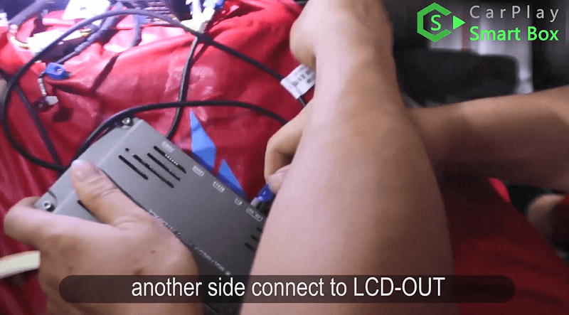 10.Another side connect to LCD-OUT.