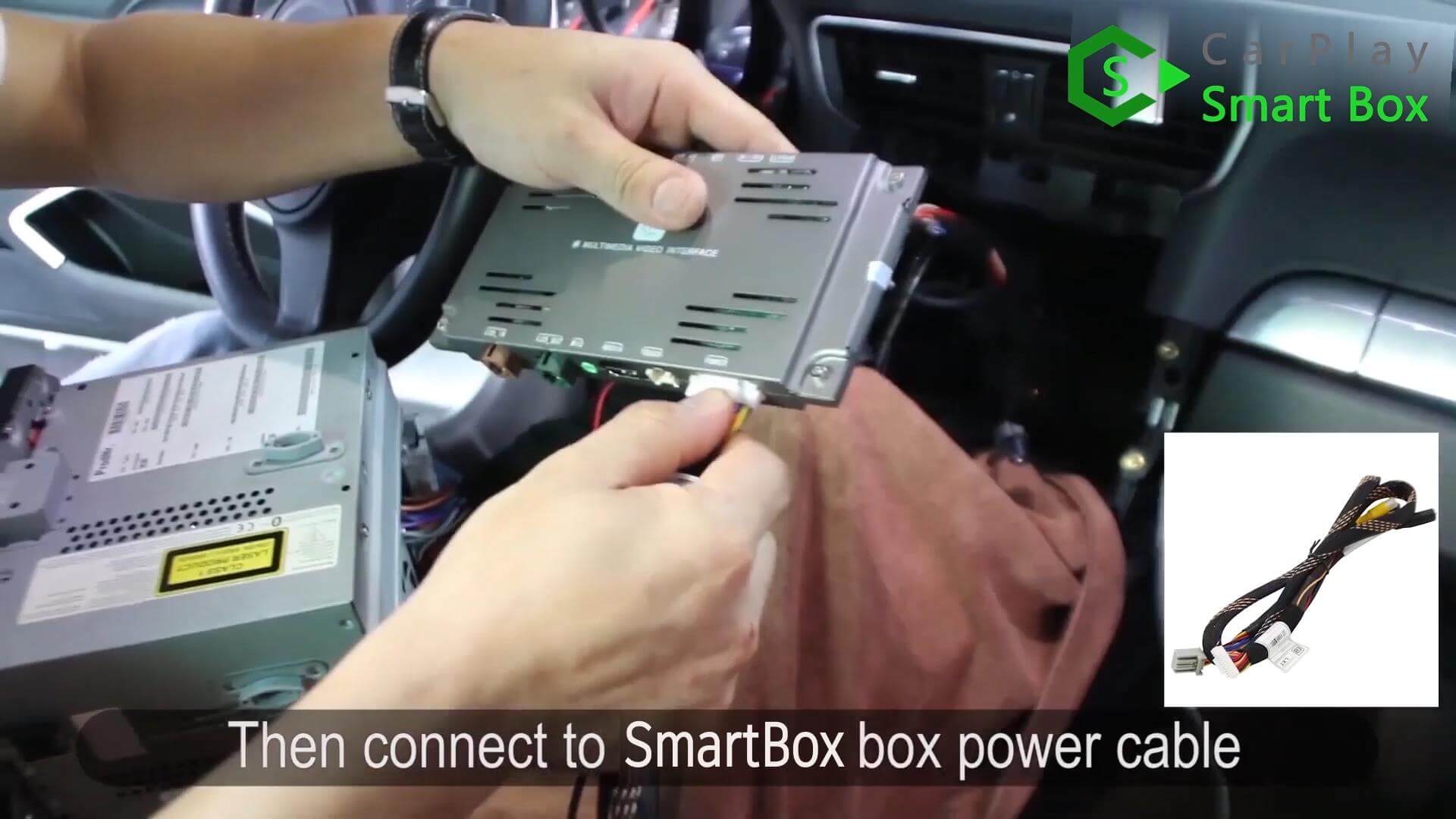 11. Quindi collegare il cavo di alimentazione della scatola Smart Box - Smart Box wireless Apple CarPlay per unità principale Porsche 911 PCM3.1 - Smart Box CarPlay
