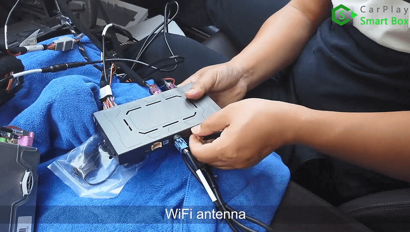 12.Antenna Wi-Fi.