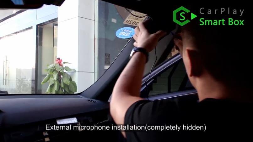 12. Installazione del microfono esterno - Mercedes CLS 2015 NTG5.1 HU Installazione Wireless Apple CarPlay - CarPlay Smart Box