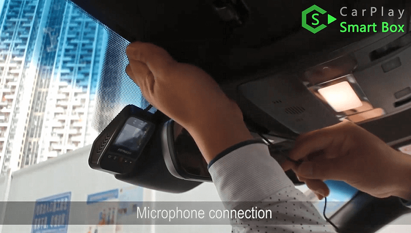 14.Microphone connection.