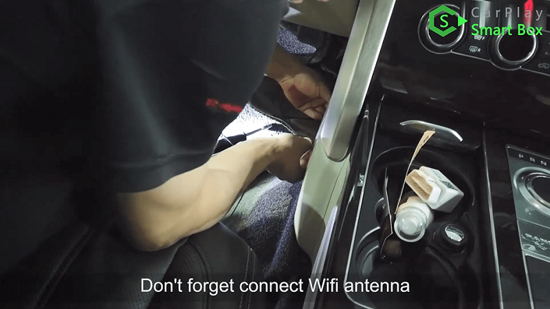 19.Μην ξεχάσετε να συνδέσετε την κεραία Wifi.