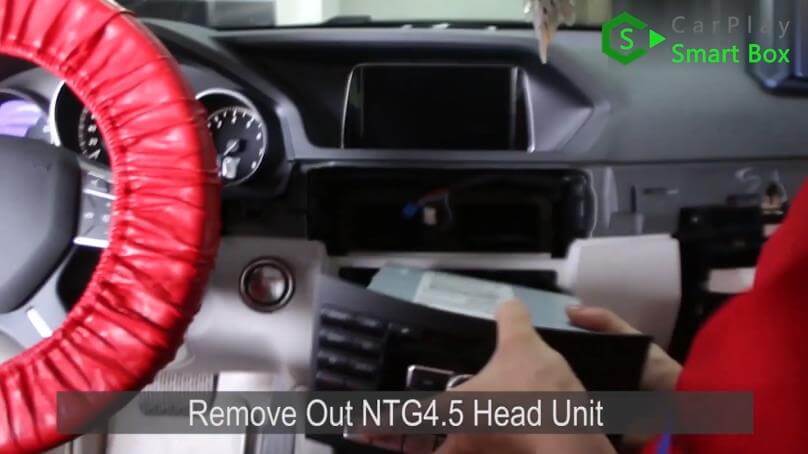 2. Remove out NTG4.5 head unit - Step by Step Retrofit Mercedes E260 WiFi Apple CarPlay - CarPlay Smart Box