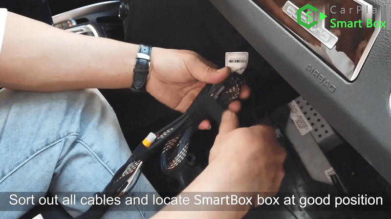 21.Separare tutti i cavi e posizionare la scatola Smart Box in una buona posizione.