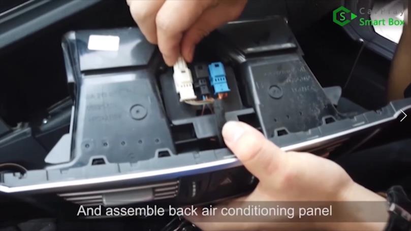 27. And assemble back air conditioning panel - How to Retrofit Wireless Apple CarPlay for Mercedes-Benz C E GLK with NTG4 Head Unit - Carplay Smart Box
