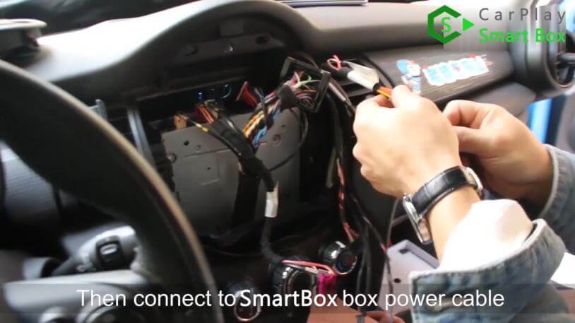 4. Στη συνέχεια, συνδεθείτε στο καλώδιο τροφοδοσίας του κουτιού SmartBox - Βήμα προς βήμα BMW MINI Cooper NBT iOS13 Ασύρματο Apple CarPlay AirPlay Android Auto Install - CarPlay Smart Box