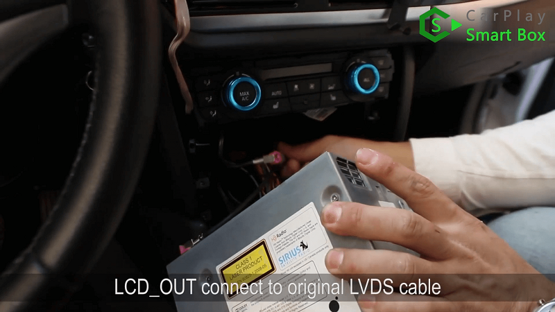 5.LCD_OUT si collega al cavo LVDS originale.