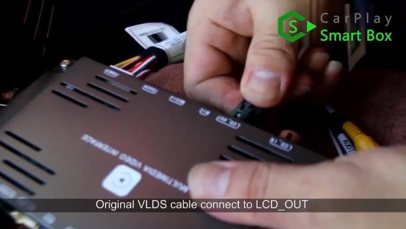 6. Original LVDS cable connect to LCD_OUT - Mercedes CLS 2015 NTG5.1 HU Wireless Apple CarPlay Installation - CarPlay Smart Box