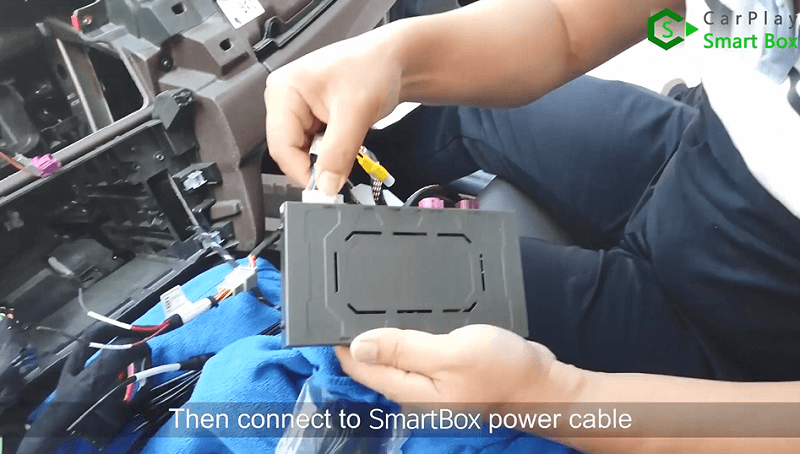 8.Original LVDS cable connect with LVDS extension cable.