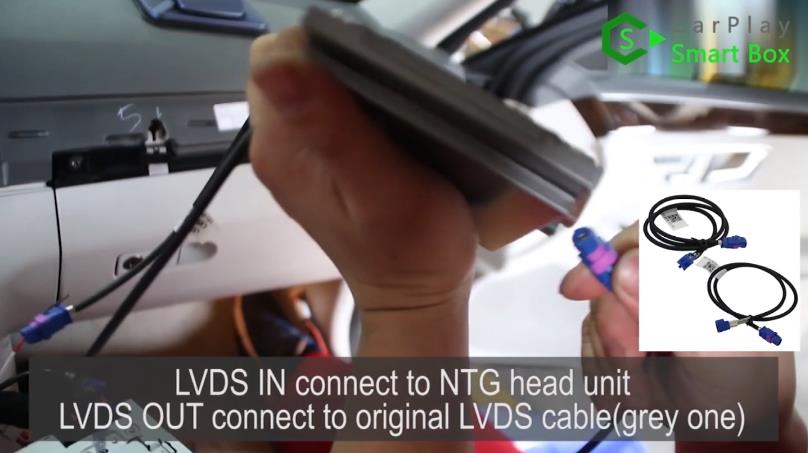 7. Σύνδεση LVDS IN στην κεντρική μονάδα NTG, σύνδεση LVDS OUT στο αρχικό καλώδιο LVDS (γκρι) - Βήμα προς βήμα Μετασκευή Mercedes E260 WiFi Apple CarPlay - CarPlay S