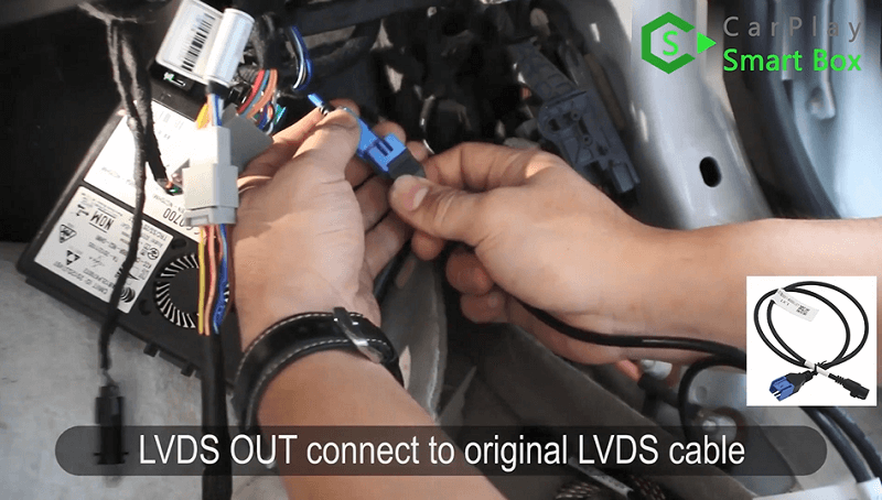 8.LVDS OUT si collega al cavo LVDS originale.