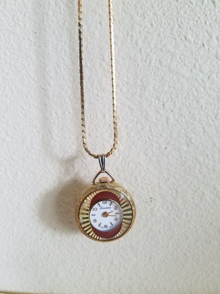 Montre à gousset en pendentif collier