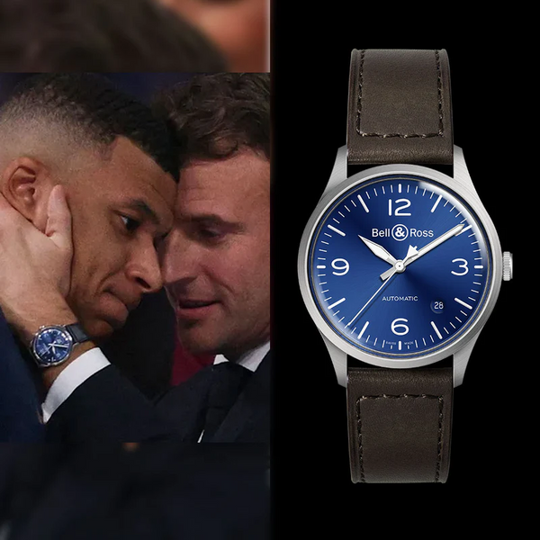 Emmanuel Macron avec le joueur Kylian Mbappe portant une Bell and Ross BR V1-92 Blue Steel