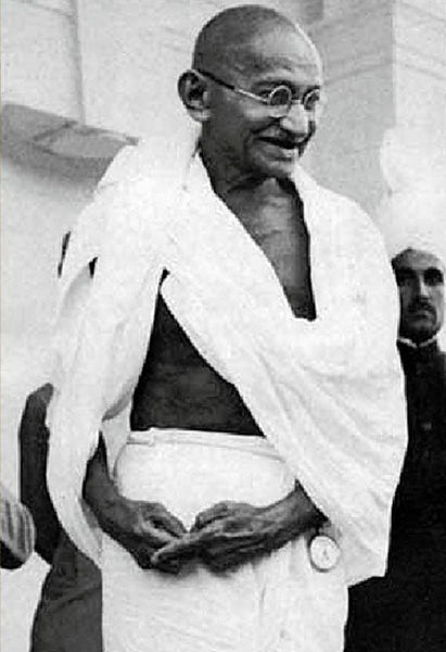 Gandhi portant sa montre à gousset réveil de Zenith