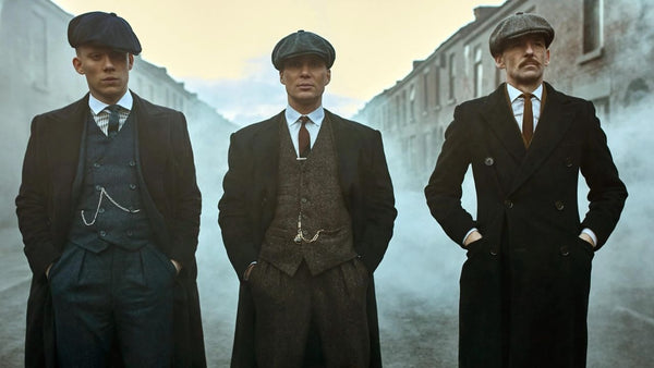 Peaky Blinders, 3 personnages avec costume, montre à gousset et chaine de montre