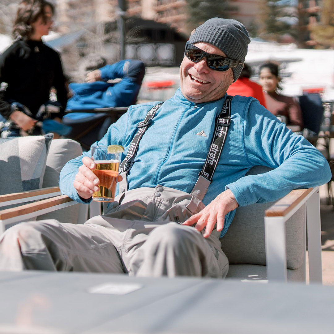 apres ski in the mens basecamp half-zip