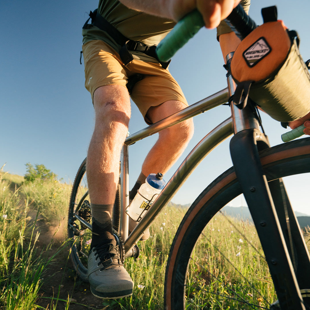 biker on gravel bike in the vintage ridgeline short