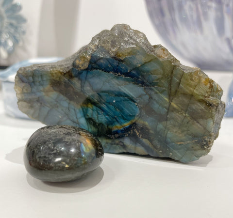 Che proprietà ha la Labradorite