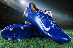 r9 soccer cleats