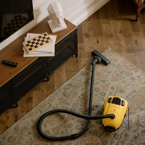 Vacuumimg carpet