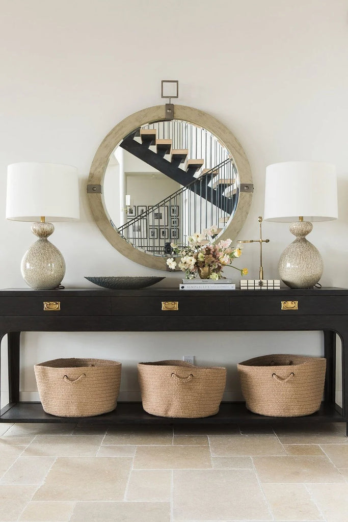 Decorate your Side Table like a Pro with these 8 tips from DIYgirls INTERIOR