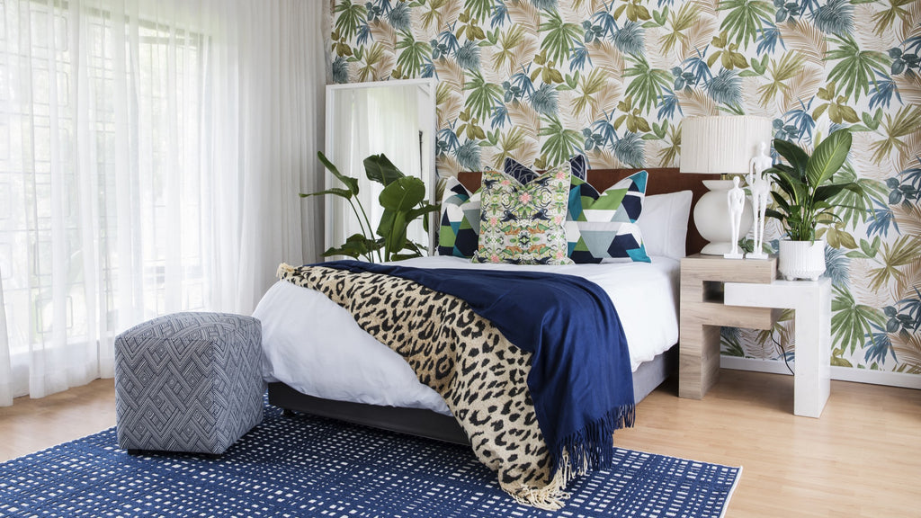In this Johannesburg apartment, city living is made easy when interior decorator, DIYgirls, helps nature find its way in. Read this blog to get interior design ideas and home styling tips for home interior design.